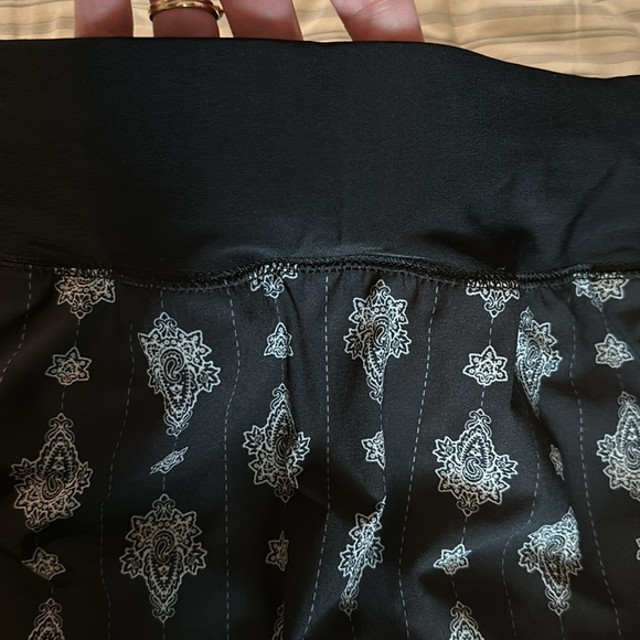 Lands End Swim Skirt with pockets. Attached undershorts. Great condition! - Picture 4 of 10